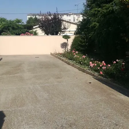 Les Deux Iris 3*
